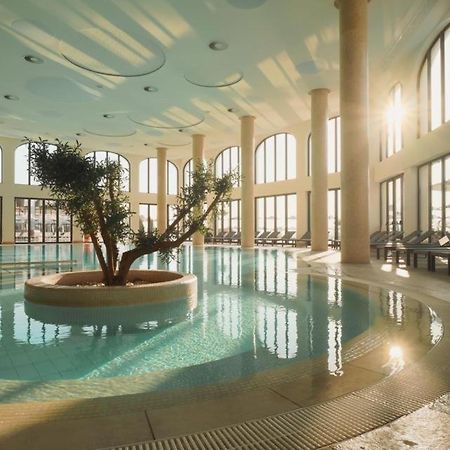 Apartment A'More Saints Constantine and Helena Екстер'єр фото