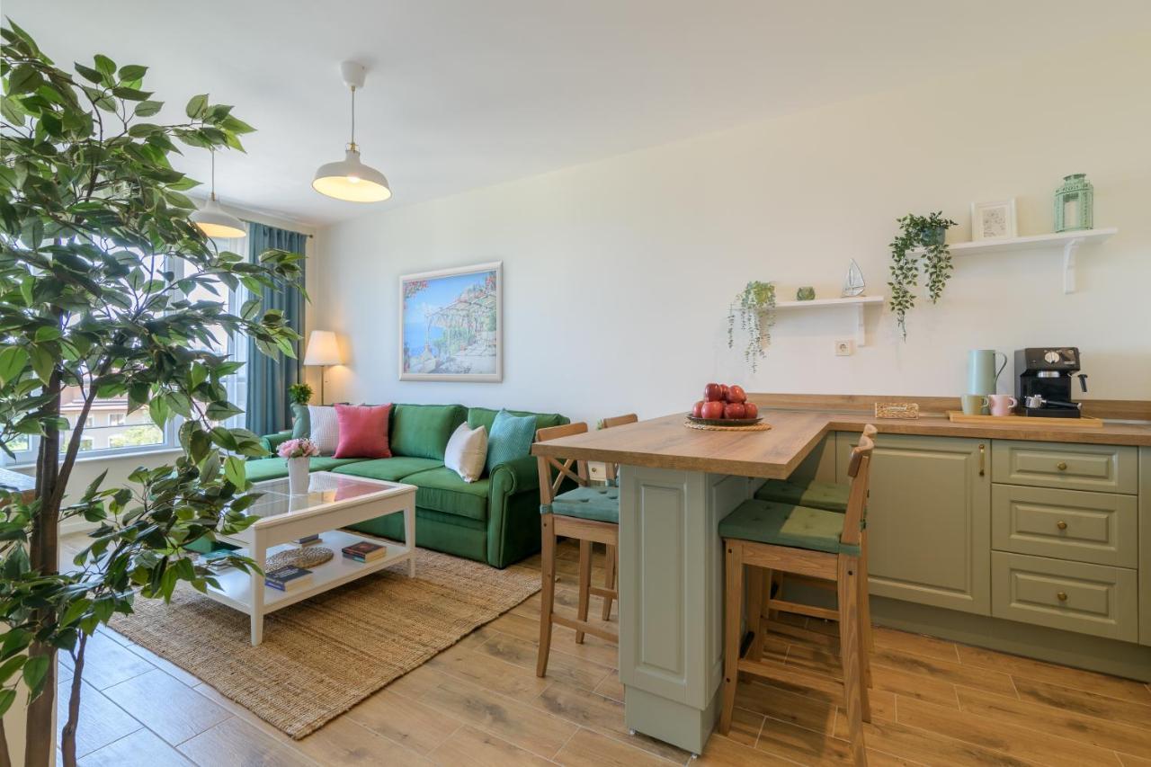 Apartment A'More Saints Constantine and Helena Екстер'єр фото