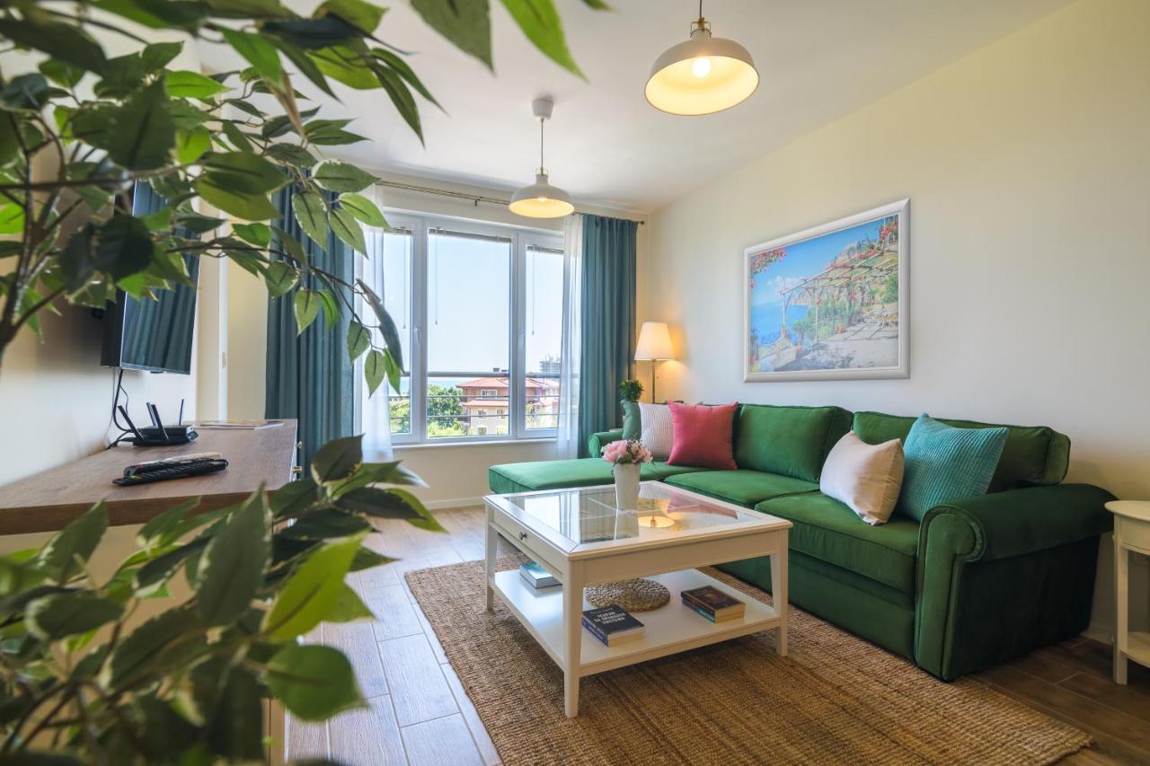 Apartment A'More Saints Constantine and Helena Екстер'єр фото